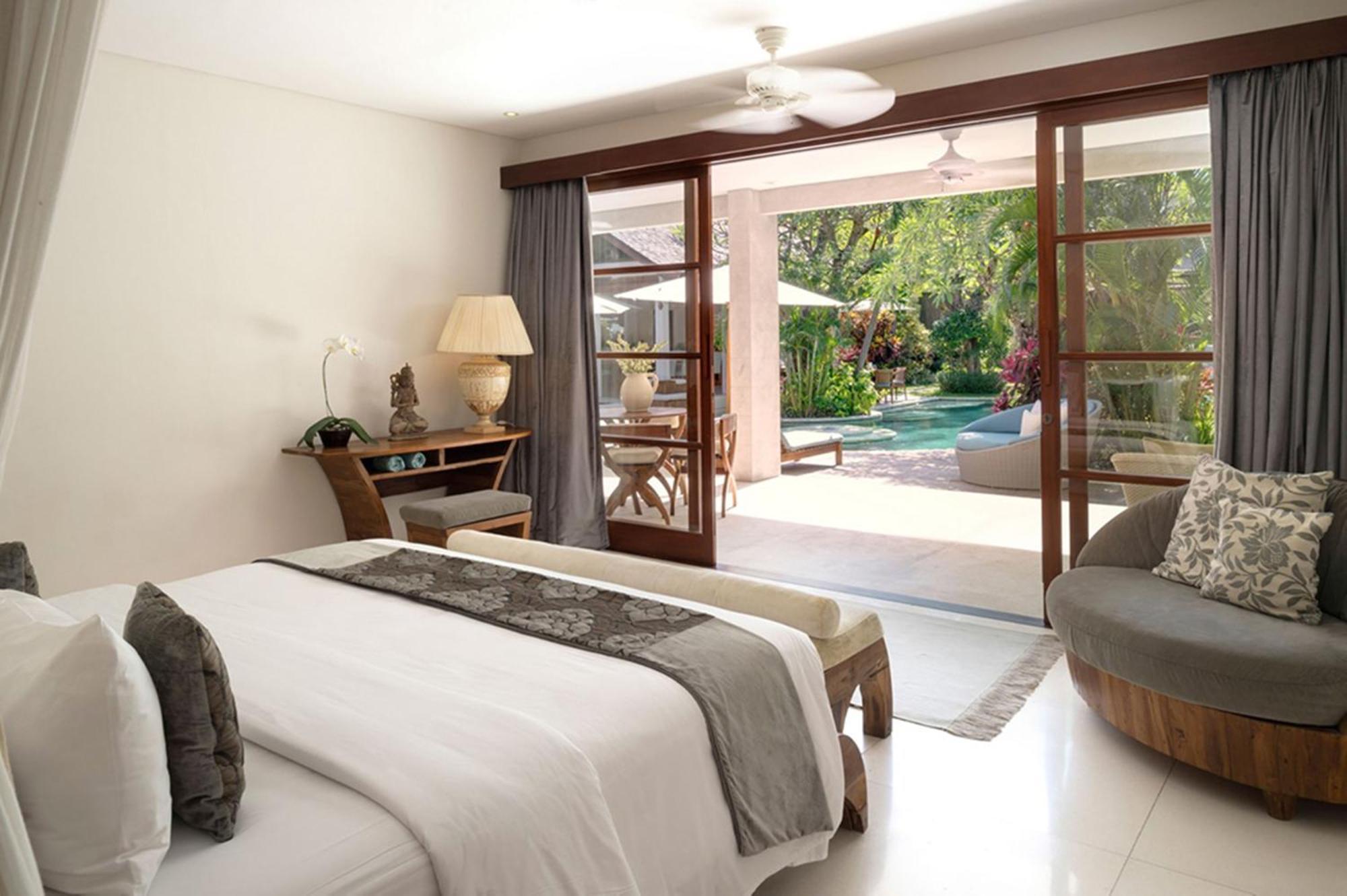 Lataliana Seminyak Villa Exterior photo