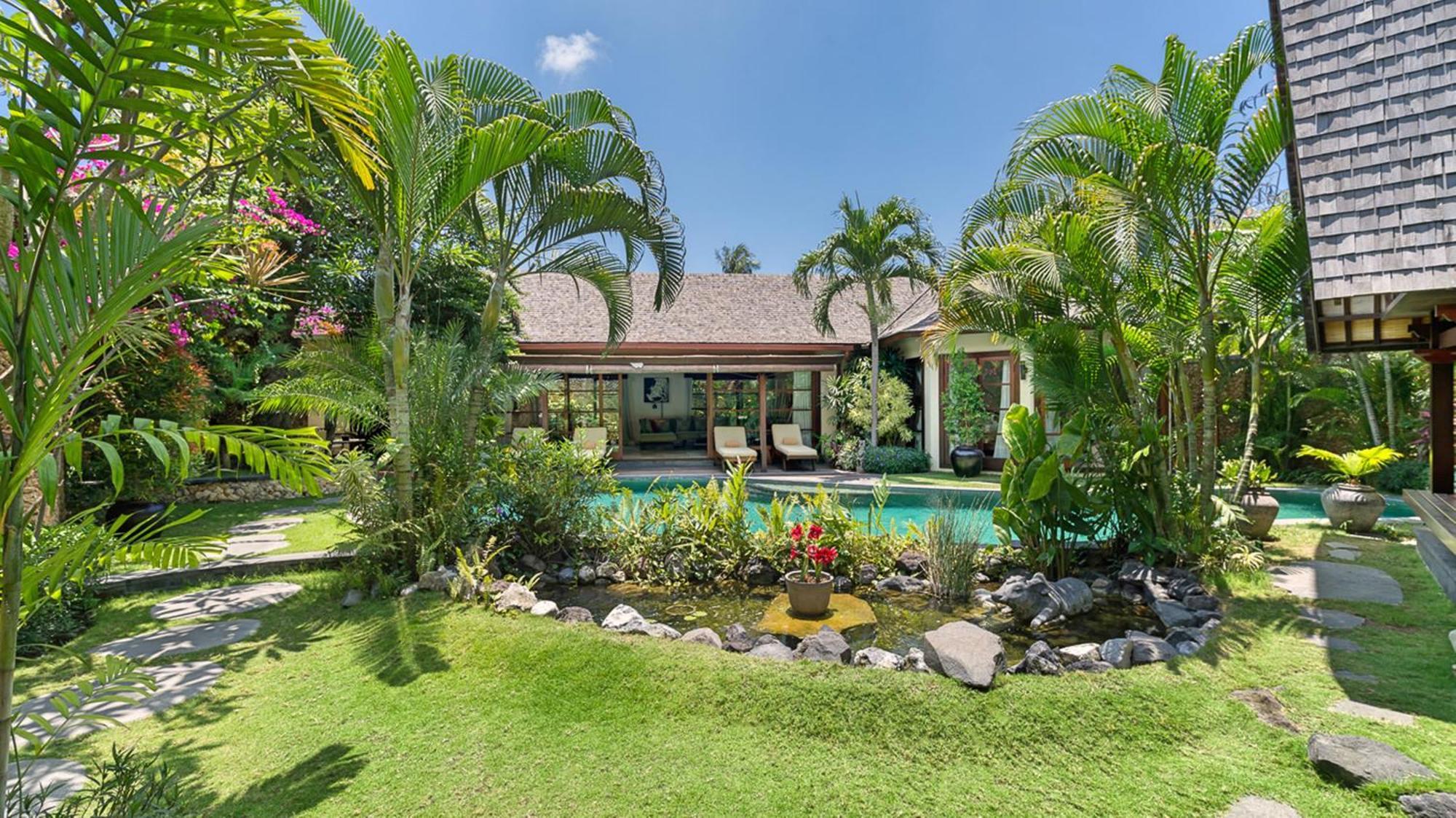 Lataliana Seminyak Villa Exterior photo
