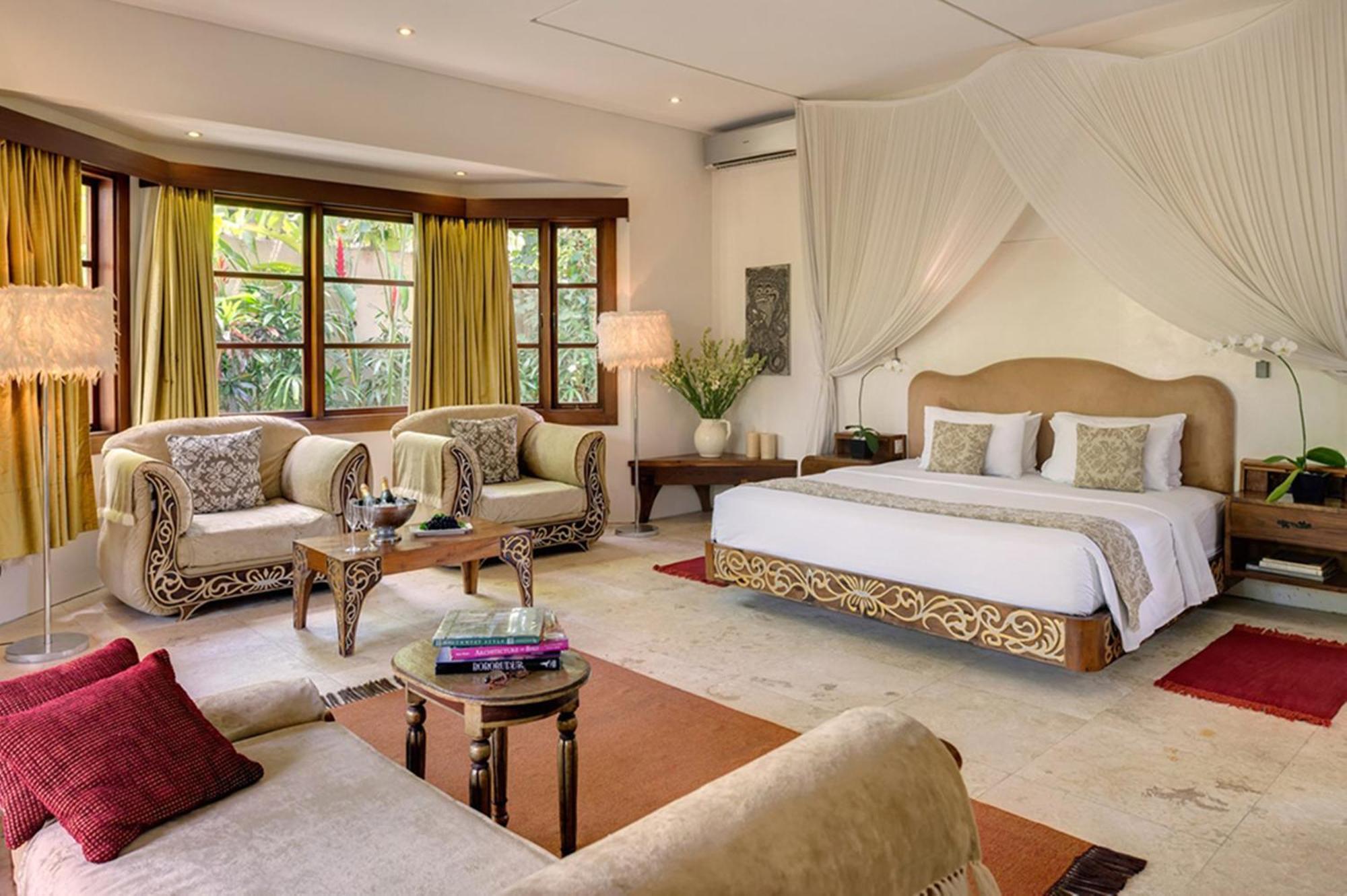 Lataliana Seminyak Villa Exterior photo