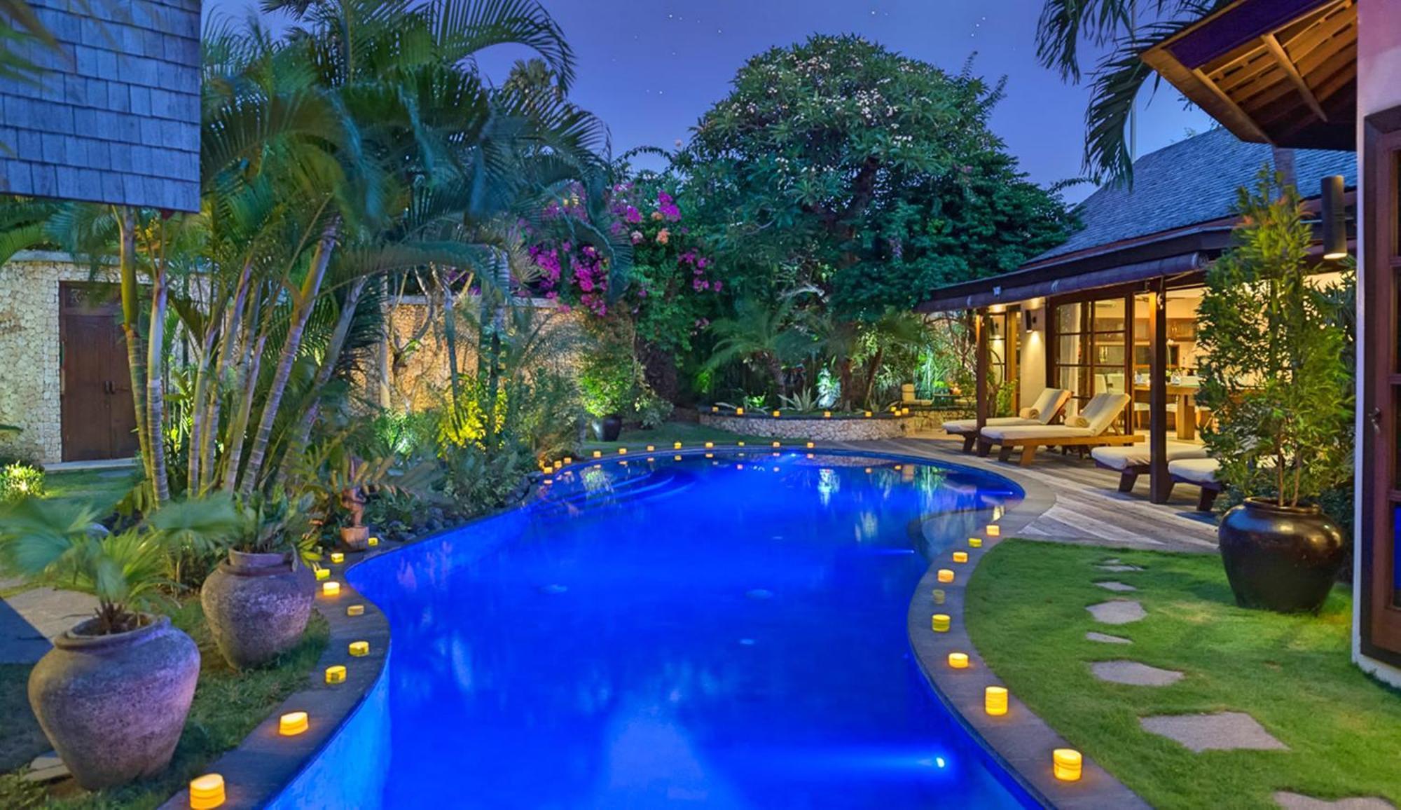 Lataliana Seminyak Villa Exterior photo