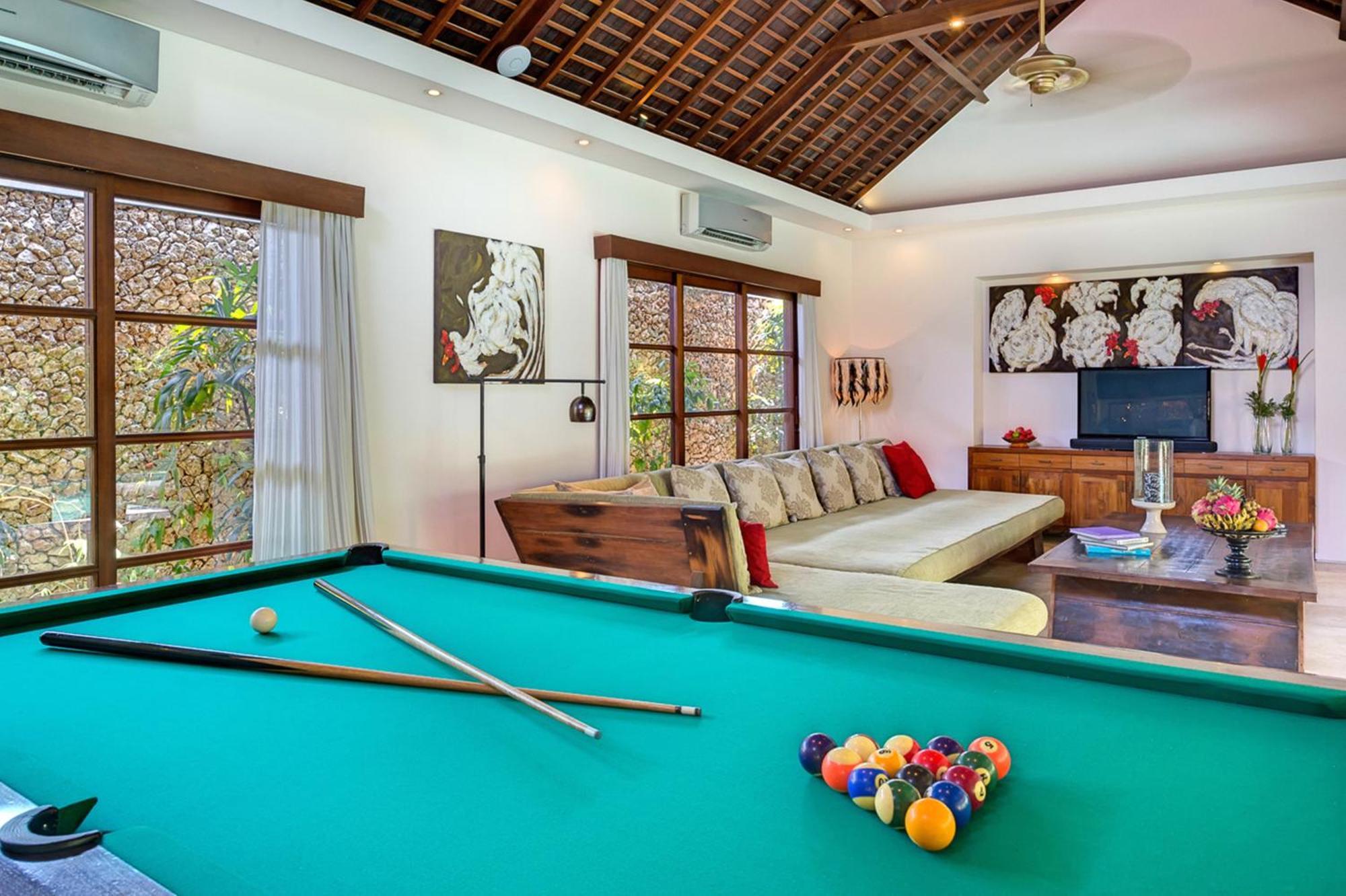 Lataliana Seminyak Villa Exterior photo