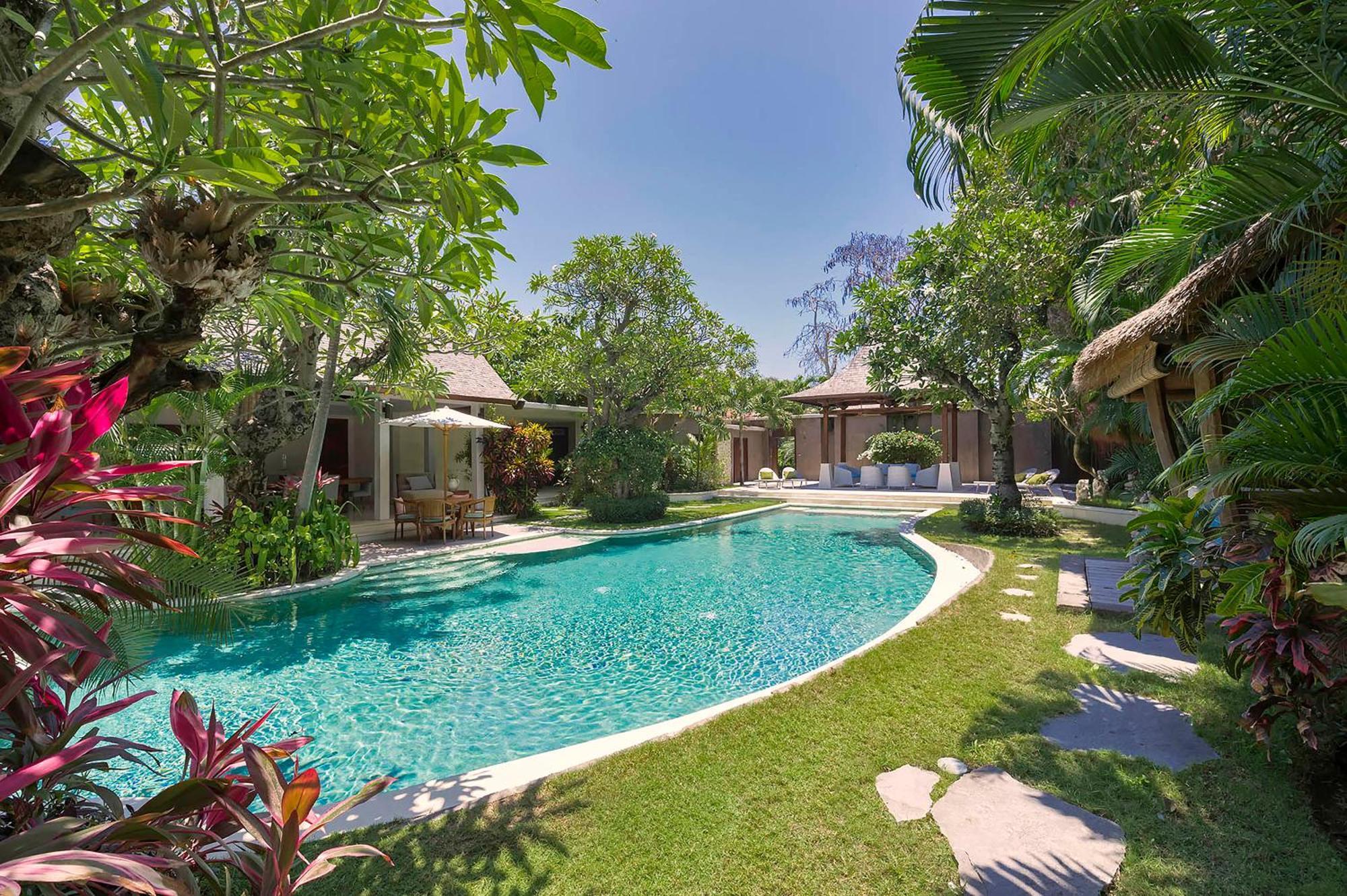 Lataliana Seminyak Villa Exterior photo